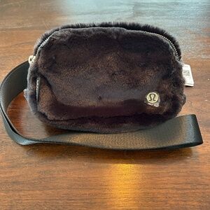 Lululemon Everywhere Belt Bag